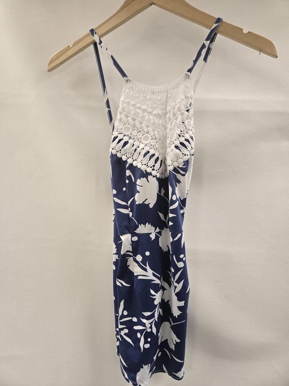 Crochet Lace Halter Tank Top Womens Small Blue White Floral Boho Strappy Cami